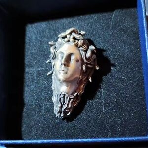 🐍Vintage sterling Medusa pendant